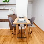 아파트 Bright 2-bed Free Wifi And Walk To Old Town 류블랴나