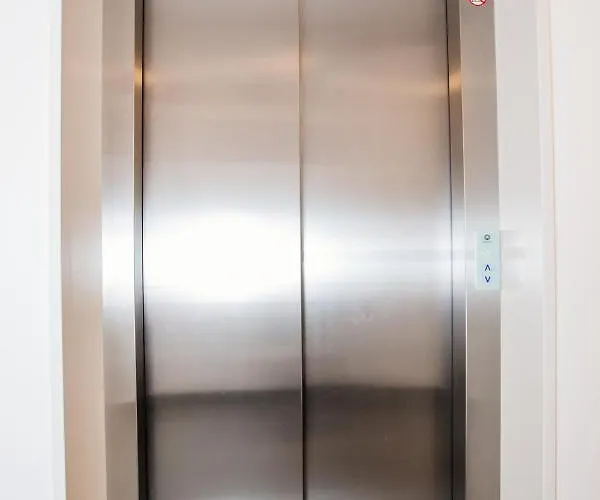 Bright 2-bed Free Parking & Wifi - Walk To Old Town Apartamento Liubliana