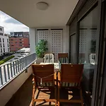 Bright 2-Bed Apartment Free Wifi And Walk To Old Town Apartment *