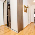 Bright 2-Bed Apartment Free Wifi And Walk To Old Town * Ljubljana