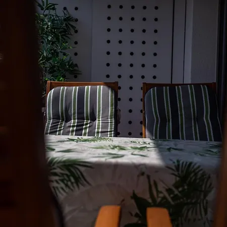 Bright 2-bed Free Wifi And Walk To Old Town Apartmán Lublaň