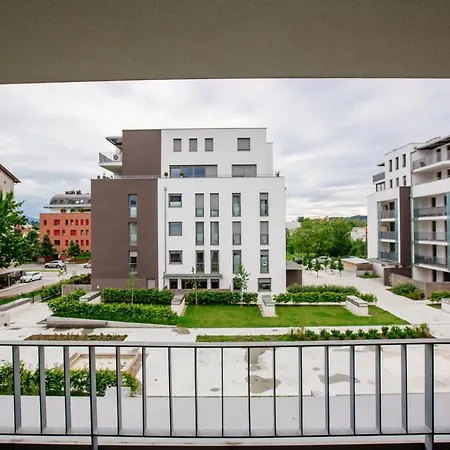 Bright 2-Bed Apartment Free Wifi And Walk To Old Town リュブリャナ