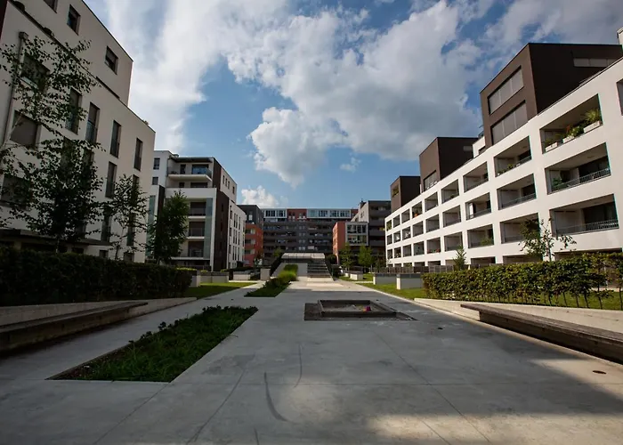 Bright 2-Bed Apartment Free Wifi And Walk To Old Town アパート リュブリャナ